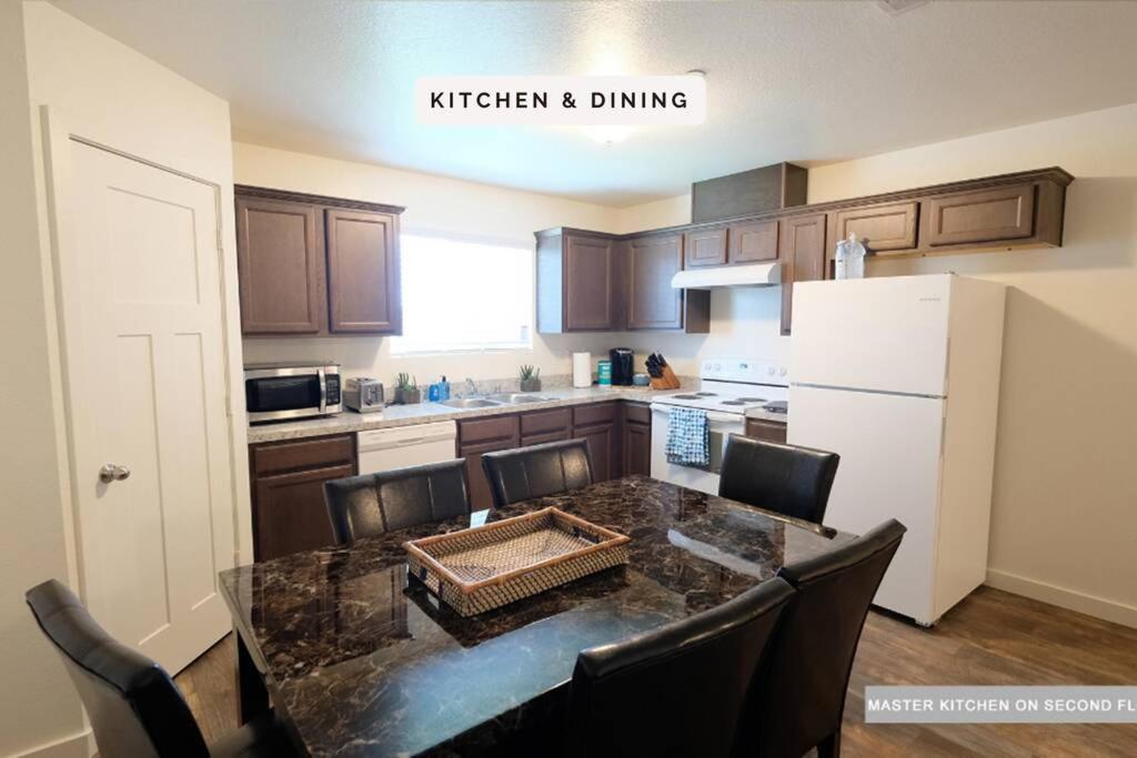 فيلا 3 Story, 3 Bdrm, 4 Beds, 2 Bath, North Houston, Iah - 10B المظهر الخارجي الصورة