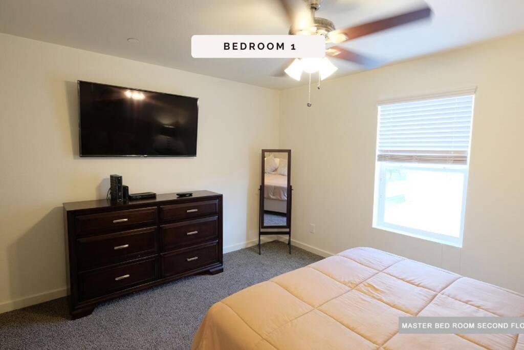 فيلا 3 Story, 3 Bdrm, 4 Beds, 2 Bath, North Houston, Iah - 10B المظهر الخارجي الصورة